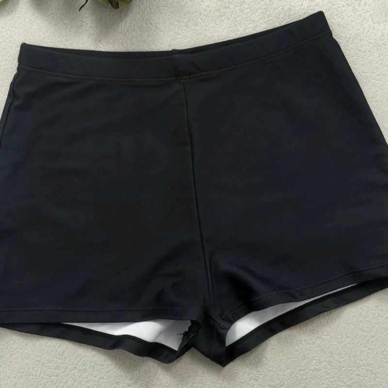 🩱 Pantaloni scurți cu flori asortați cu un tankini – simți-te încrezător la plajă! 🏖️-3