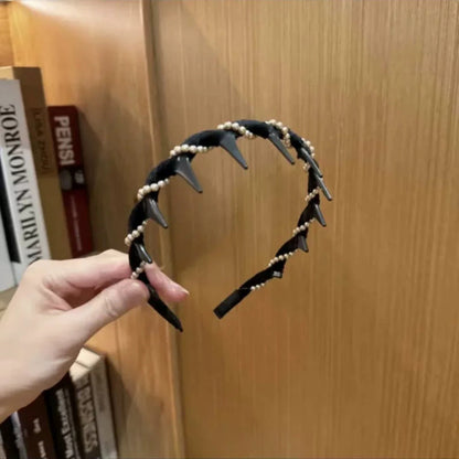 Retro čelenka s umelými perlami a vysokým čelom