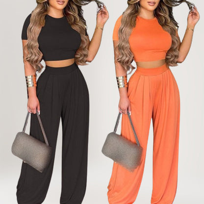 Set de două piese pentru femei: tricou cu mânecă scurtă, ajustat, și pantaloni largi