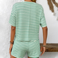 Tricou cu dungi pentru femei și set de două piese cu pantaloni scurți