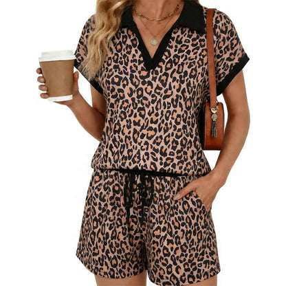 Set de top și pantaloni scurți cu imprimeu leopard pentru femei