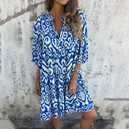 👗 Rochie cu decolteu în V, imprimeu și mâneci trei sferturi