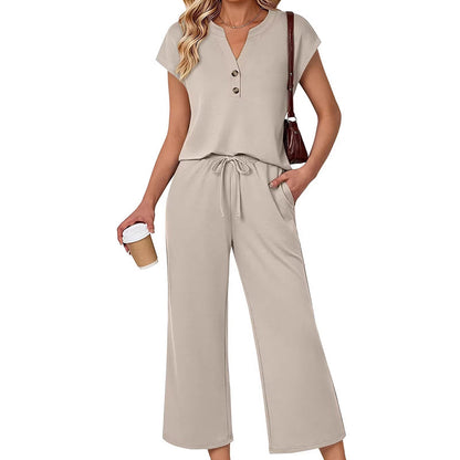 👖 Tricou cu mânecă scurtă și ansamblu cu pantaloni evazați