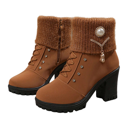 Warm gefütterte Damenstiefeletten mit Blockabsatz